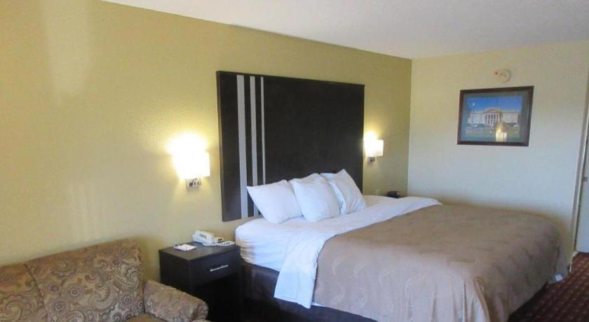 Quality Inn Andalusia Exterior photo
