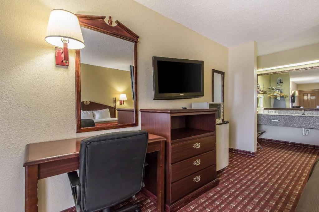 Quality Inn Andalusia Exterior photo