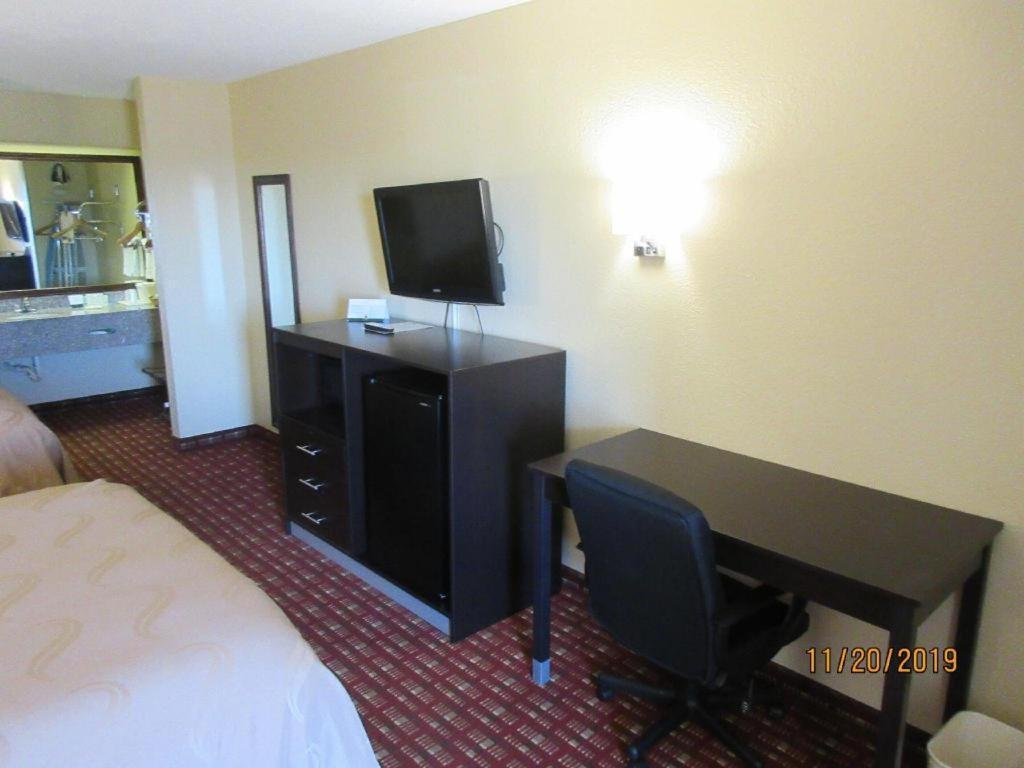Quality Inn Andalusia Exterior photo