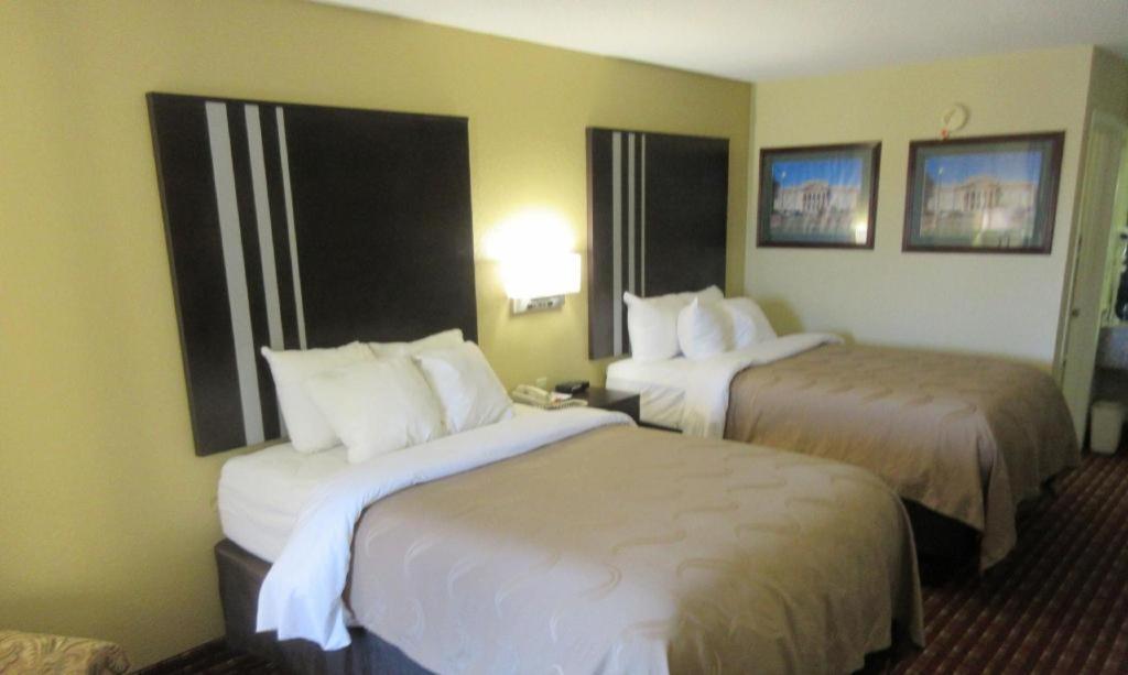 Quality Inn Andalusia Exterior photo